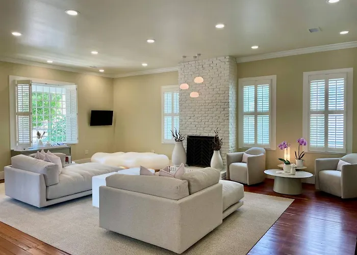 Elegance & Charm 27 Steps To Old Christ Church Holiday home Pensacola