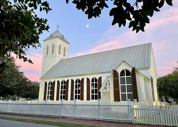 Elegance & Charm 27 Steps To Old Christ Church Holiday home