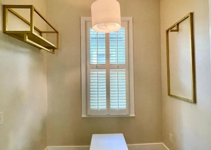 Holiday home Elegance & Charm 27 Steps To Old Christ Church Pensacola